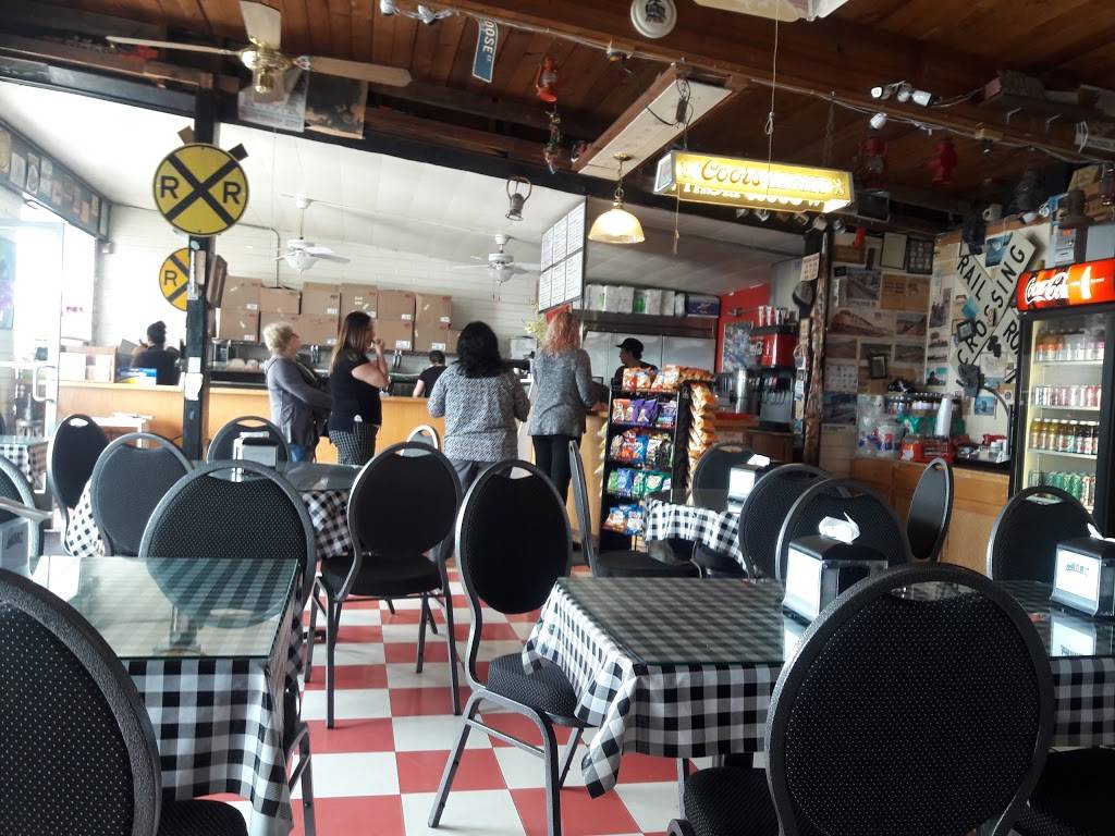 Loose Caboose | restaurant | 934 Park Row, Salinas, CA 93901, USA | 8314227169 OR +1 831-422-7169