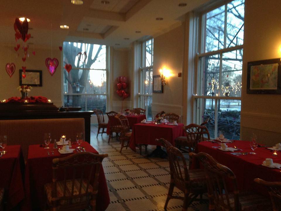 Parrot Cage Restaurant | restaurant | 7059 S South Shore Dr, Chicago, IL 60649, USA | 7736025333 OR +1 773-602-5333