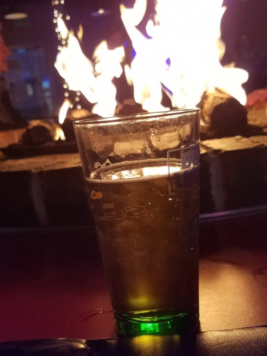 Tabs Bar & Grill | restaurant | 7211 NE 181st St, Kenmore, WA 98028, USA | 4252862943 OR +1 425-286-2943