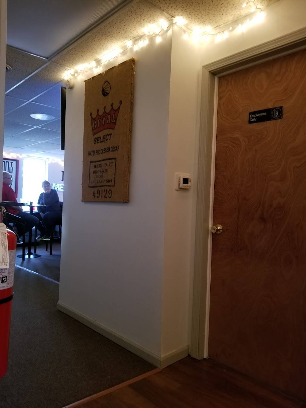 Dandelion Bar + Kitchen | restaurant | 121 W Garro St, Plymouth, IN 46563, USA | 5742769541 OR +1 574-276-9541