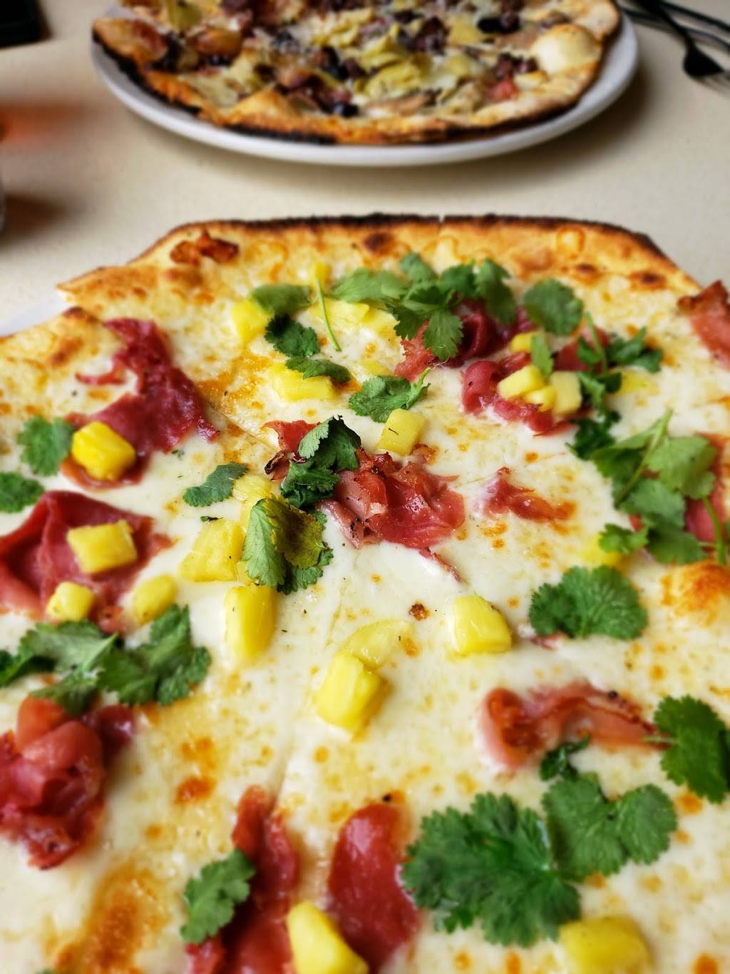 Brixx Wood Fired Pizza - Woodbridge | cafe | 4095, 14900 Potomac Town Pl, Woodbridge, VA 22191, USA | 7038783152 OR +1 703-878-3152