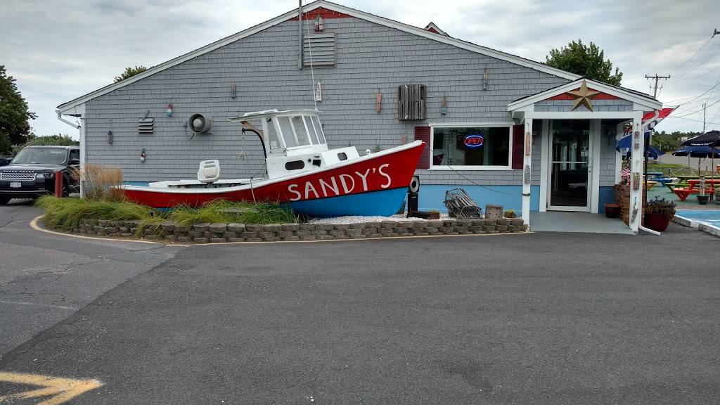 Sandys Famous Seafood Restaurant | restaurant | 7 Bourne Bridge Approach, Buzzards Bay, MA 02532, USA | 5087435046 OR +1 508-743-5046