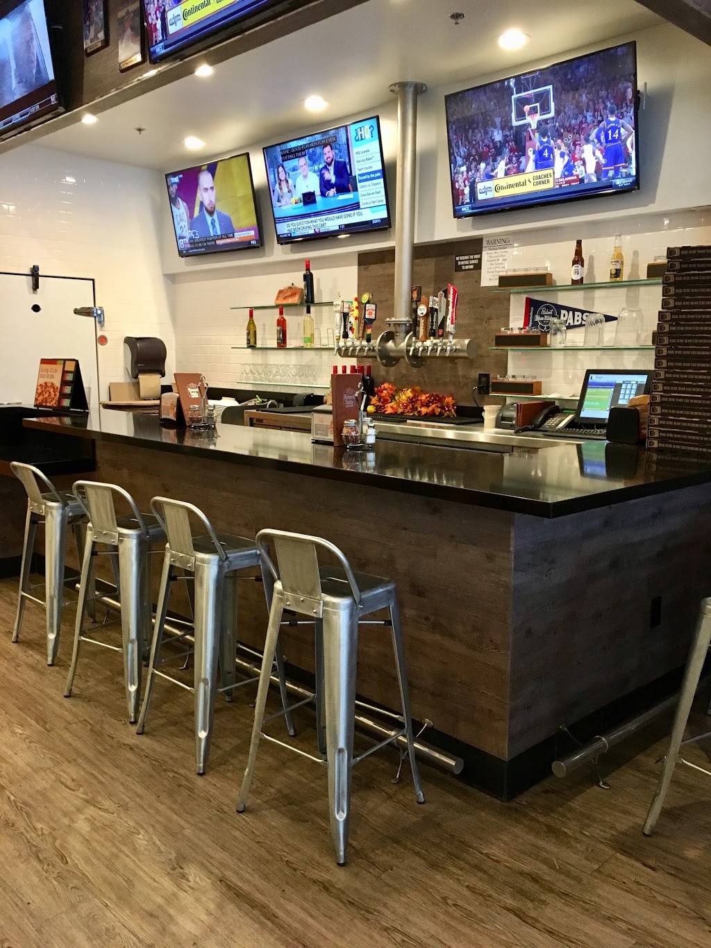 Round Table Pizza | meal delivery | 40 Raleys Town Centre, Rohnert Park, CA 94928, USA | 7075850555 OR +1 707-585-0555