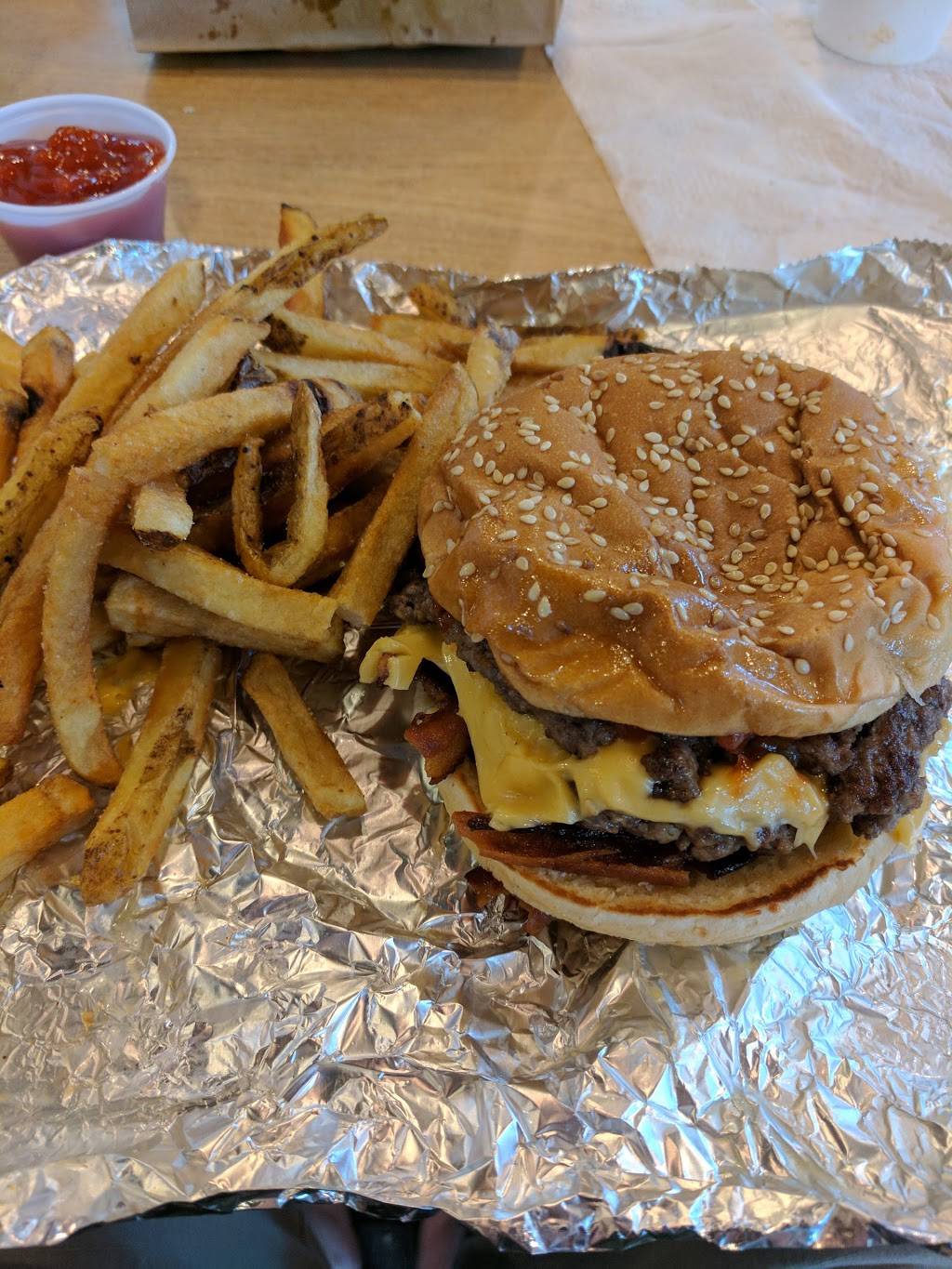 Five Guys | meal takeaway | 1019 Fording Island Rd, Bluffton, SC 29910, USA | 8437574667 OR +1 843-757-4667
