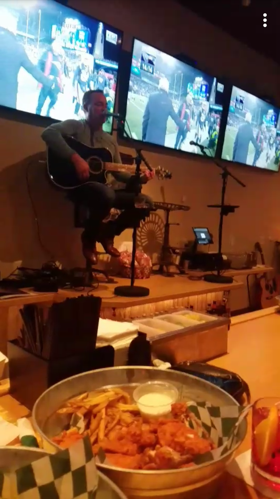 Feed & Sing | restaurant | 38135 Salem-Unity Rd, Salem, OH 44460, USA | 3308170028 OR +1 330-817-0028