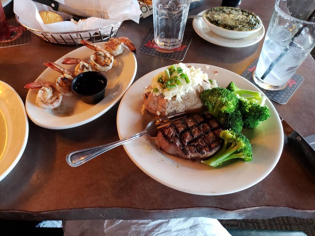 Calhouns on Pellissippi Parkway | restaurant | 10020 Kingston Pike, Knoxville, TN 37922, USA | 8656733444 OR +1 865-673-3444