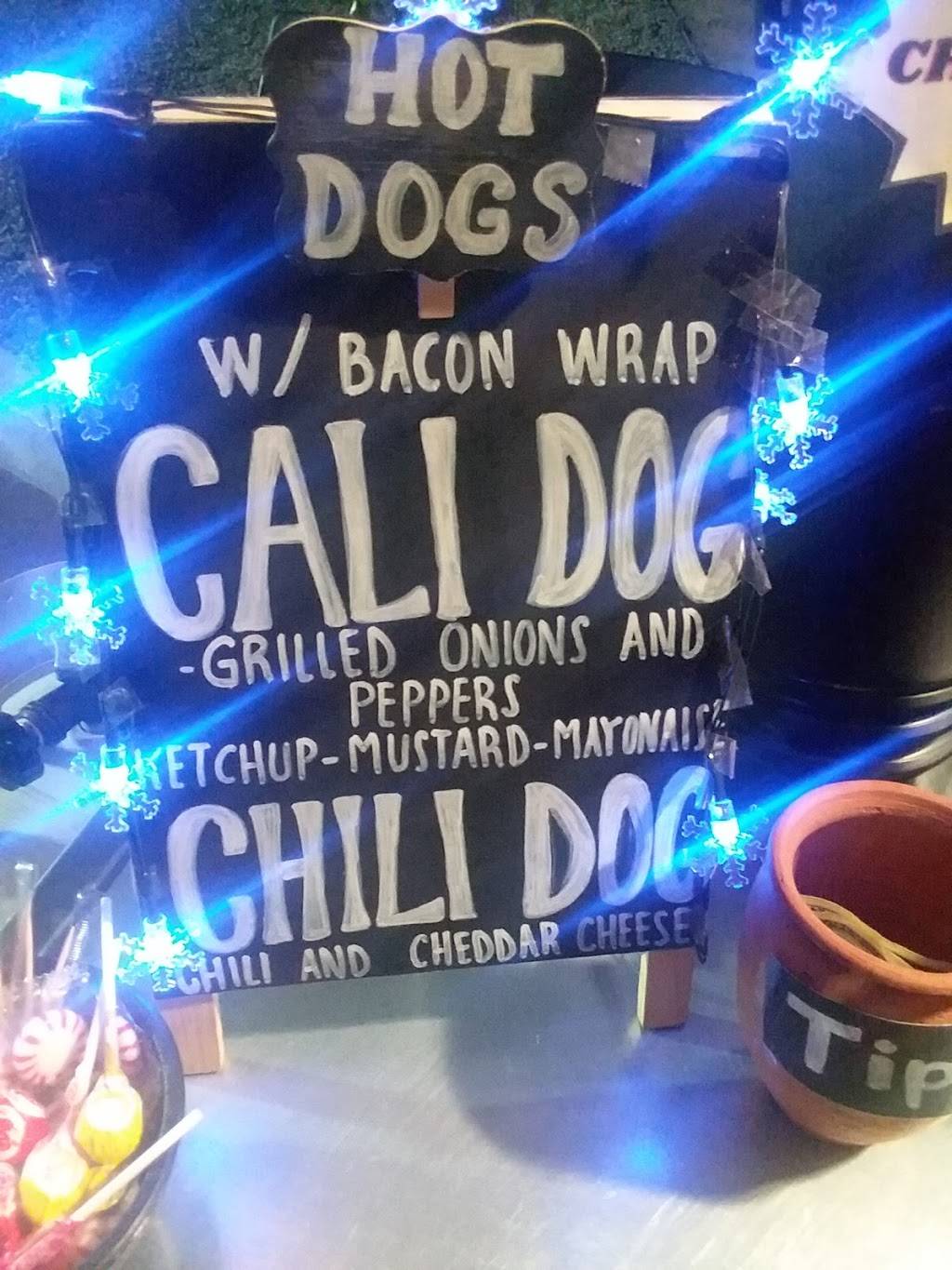 Hot dogs "EL MOCHOMO" | meal takeaway | 1811 Morning Dr, Bakersfield, CA 93306, USA | 8189123770 OR +1 818-912-3770