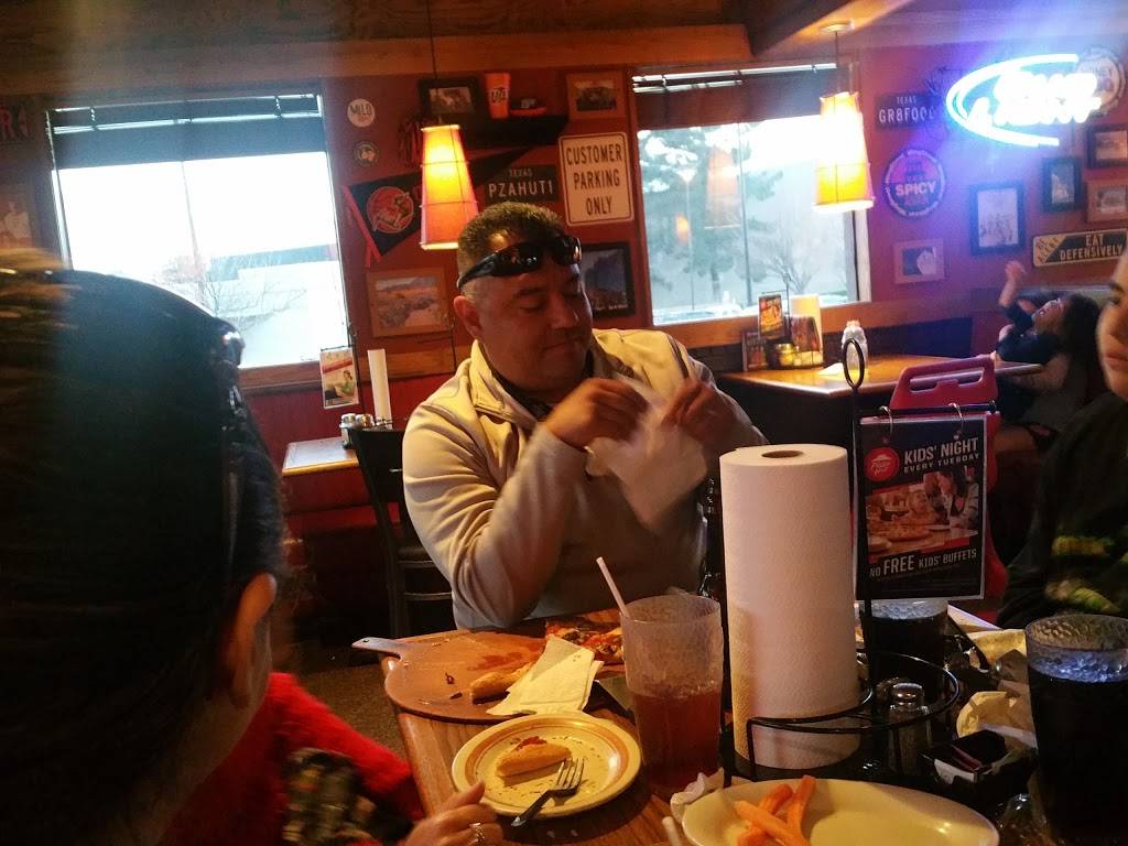 Pizza Hut | meal delivery | 2915 N Mesa St, El Paso, TX 79902, USA | 9155449818 OR +1 915-544-9818