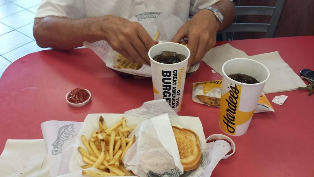 Hardees | restaurant | 519 Beltline Rd, Collinsville, IL 62234, USA | 6183459681 OR +1 618-345-9681