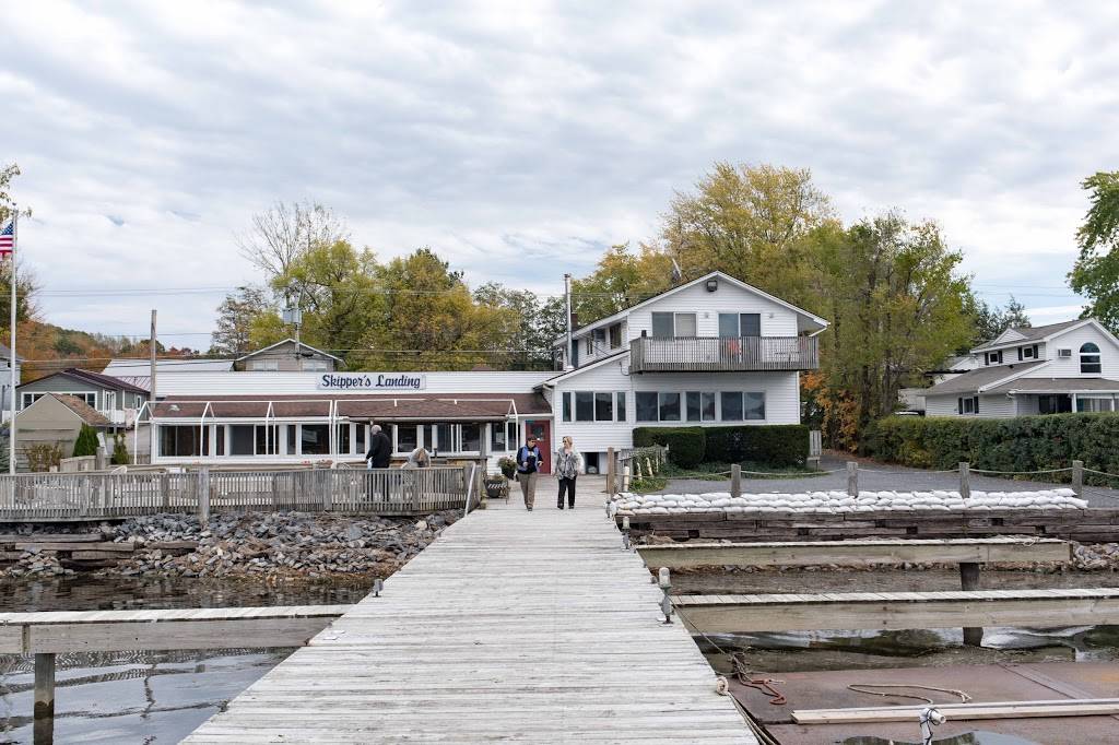 Skippers Landing Restaurant & Marina | restaurant | 7061 Lake Bluff Rd, Wolcott, NY 14590, USA | 3155879797 OR +1 315-587-9797