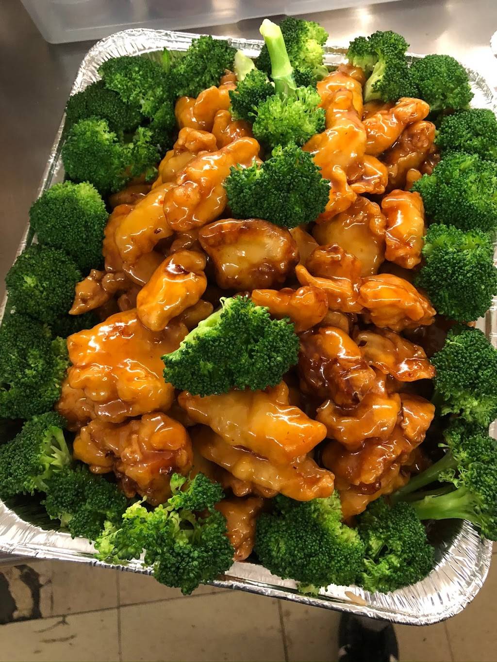 Iyitho Chinese Restaurant | restaurant | 4 Lake St, Peabody, MA 01960, USA | 9785355095 OR +1 978-535-5095