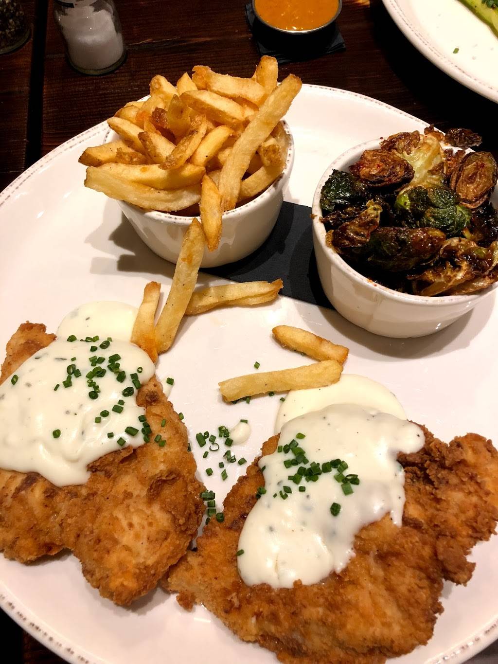 Queenies Southern Restaurant & Bar | restaurant | 151 W Main St, Canton, GA 30114, USA | 7702134897 OR +1 770-213-4897