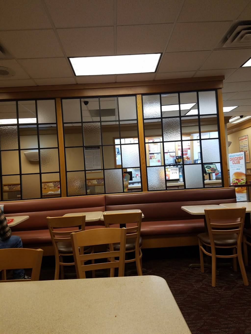 Wendys | restaurant | 3501 N Mesa St, El Paso, TX 79902, USA | 9155338031 OR +1 915-533-8031