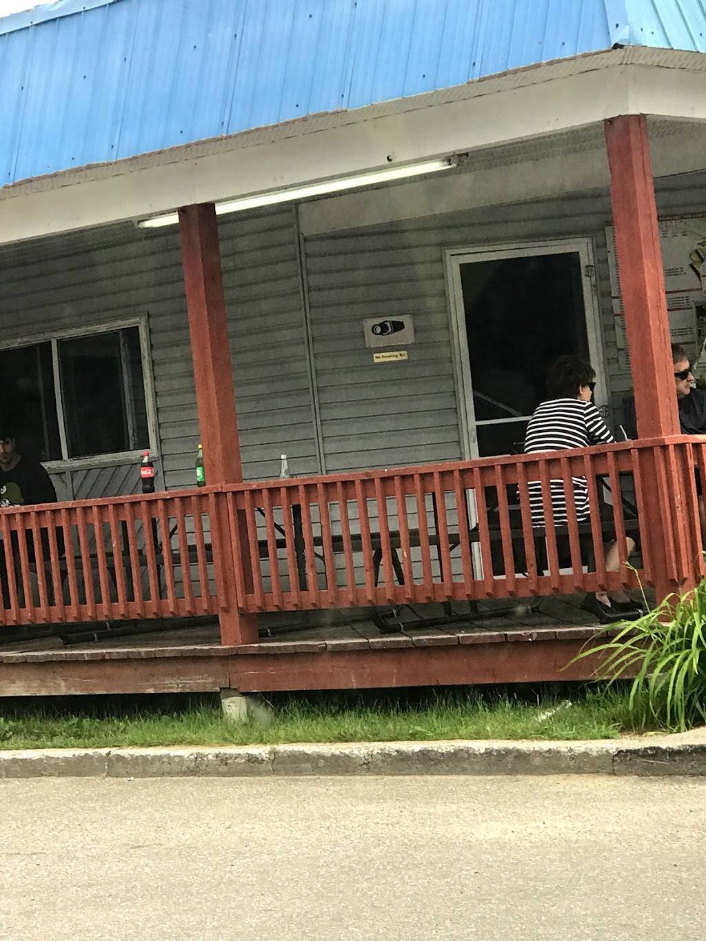 Casse-Croute Au 3 Gars | restaurant | 297 Rue Victoria, Thurso, QC J0X 3B0, Canada | 8199853283 OR +1 819-985-3283