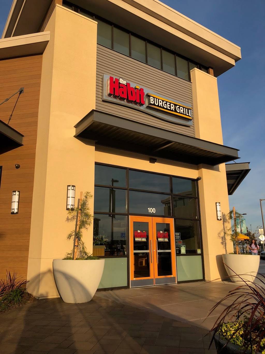 The Habit Burger Grill | meal takeaway | 8124 Delta Shores Cir S Suite 100, Sacramento, CA 95832, USA | 9166651080 OR +1 916-665-1080