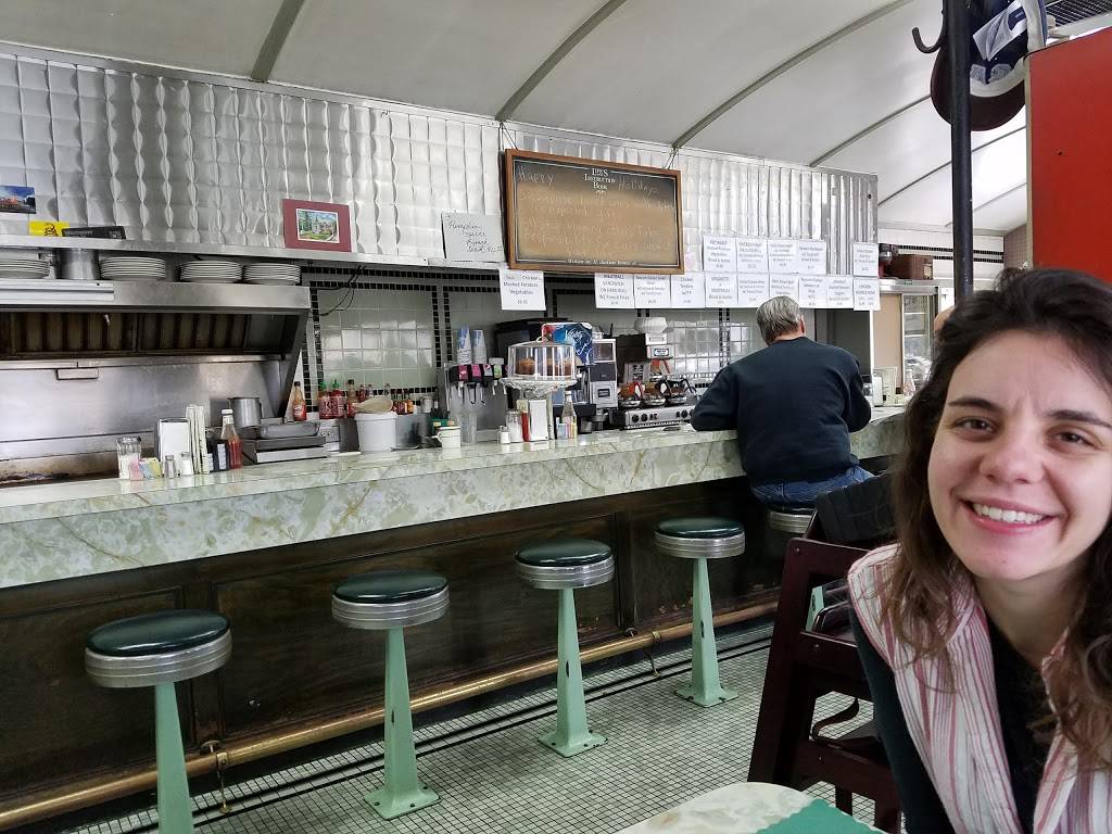 Quaker Diner | restaurant | 319 Park Rd, West Hartford, CT 06119, USA | 8602325523 OR +1 860-232-5523