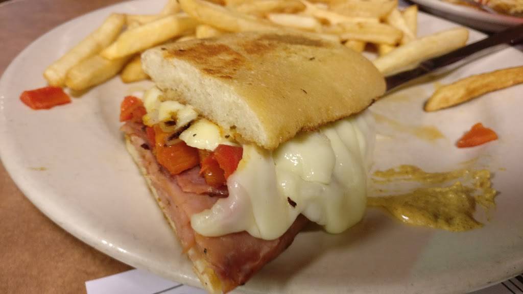 Llanerch Diner | restaurant | 95 E Township Line Rd, Upper Darby, PA 19082, USA | 6107896057 OR +1 610-789-6057