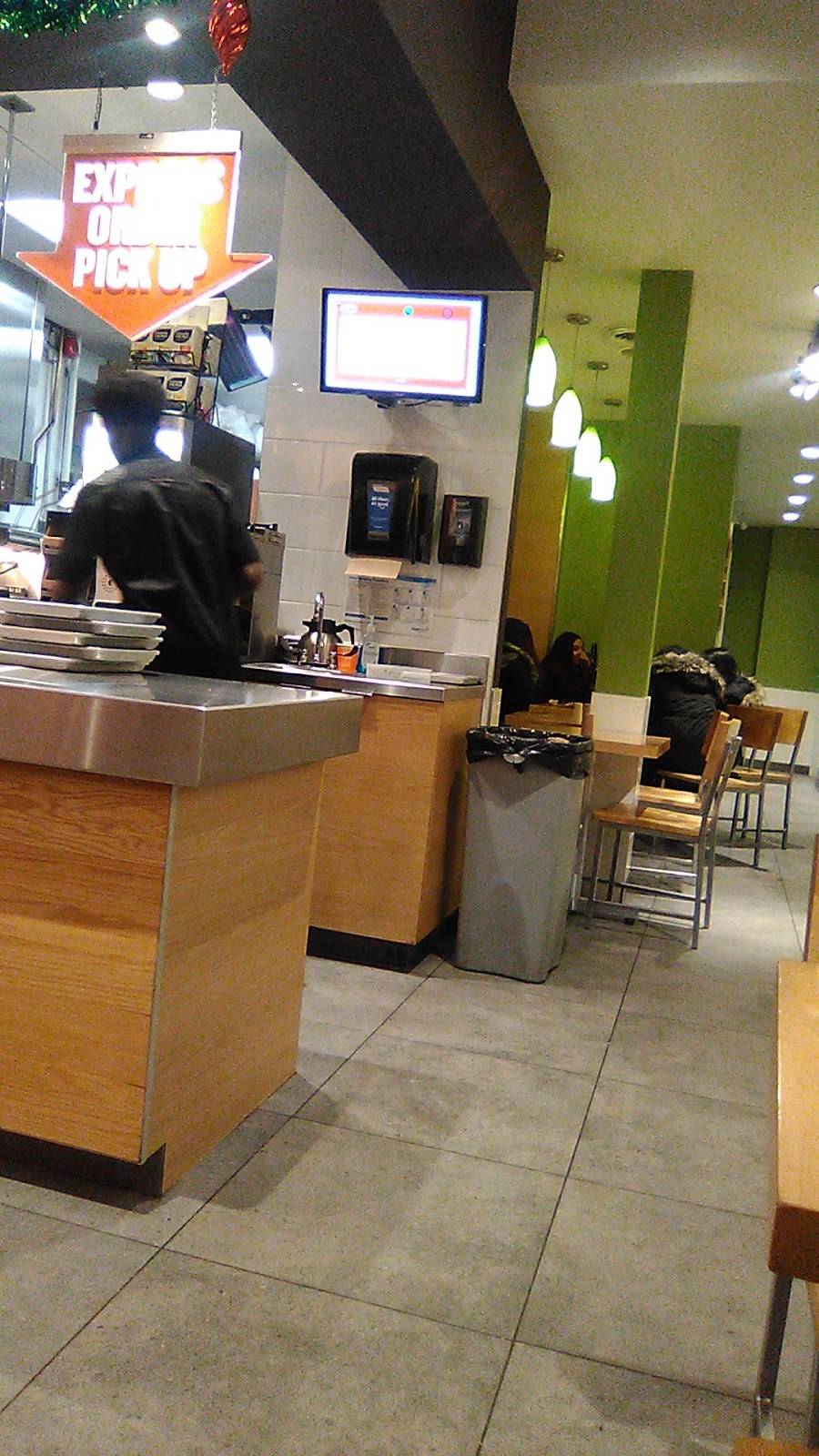 A&W Canada | restaurant | 756 Broadview Ave, Toronto, ON M4K 2P1, Canada | 4169012240 OR +1 416-901-2240