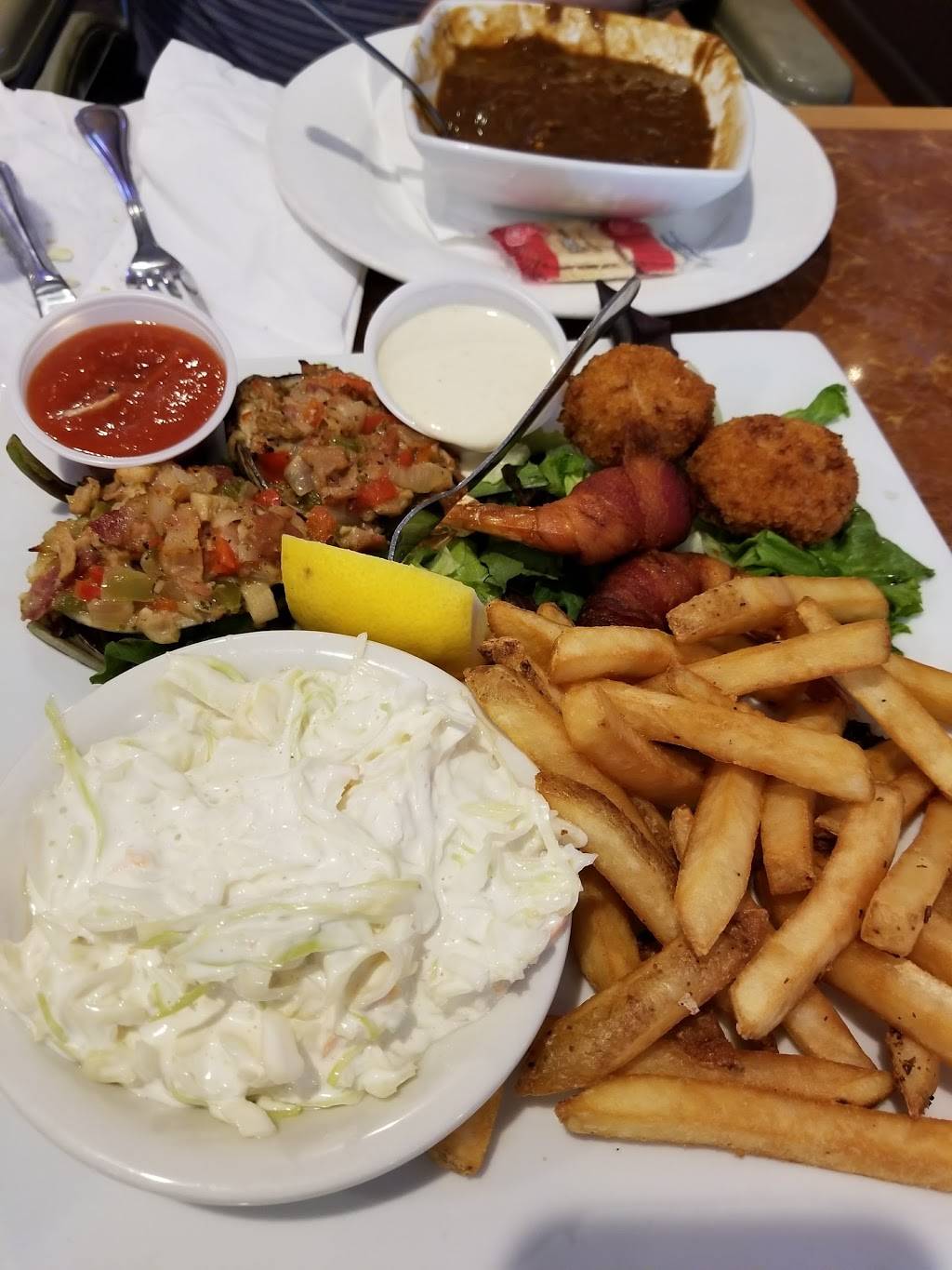 Slowdown Grillpub | restaurant | 4700 Pennell Rd, Aston, PA 19014, USA | 4848421549 OR +1 484-842-1549