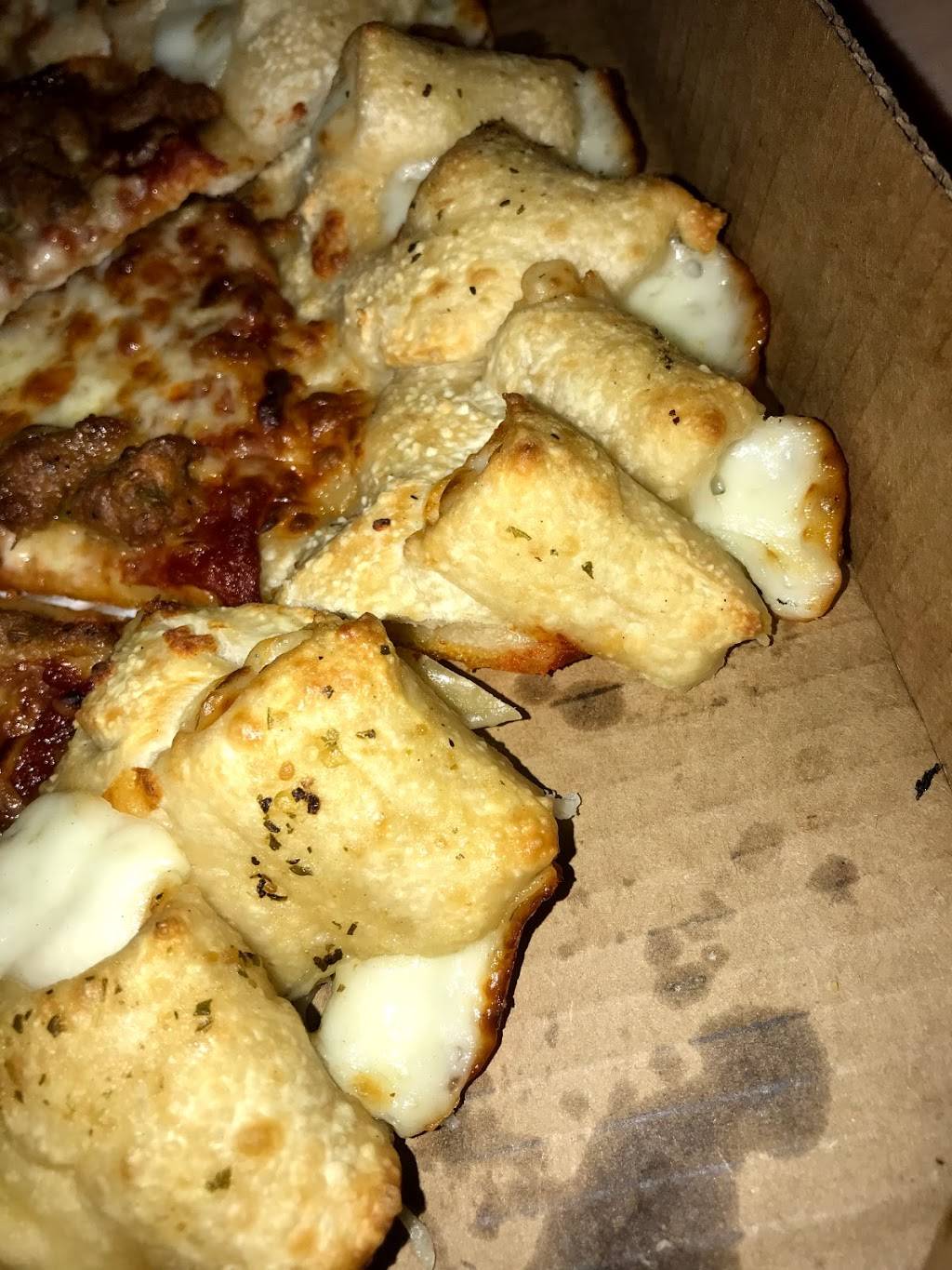 Pizza Hut | meal delivery | 3437 S Campbell Ave, Springfield, MO 65807, USA | 4178829918 OR +1 417-882-9918