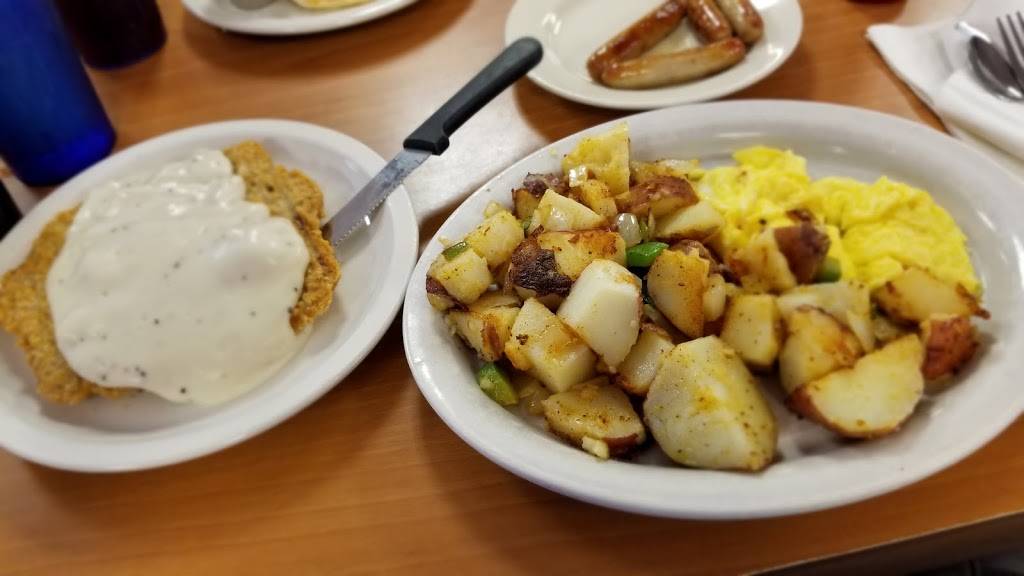 Mama Lous Restaurant | restaurant | 1421 N Moore Ave, Moore, OK 73160, USA | 4057995200 OR +1 405-799-5200