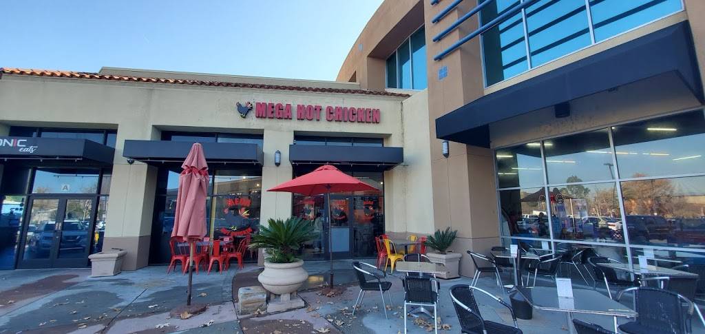 Mega Hot Chicken | restaurant | 23460 Cinema Dr, Santa Clarita, CA 91355, USA | 6614257764 OR +1 661-425-7764