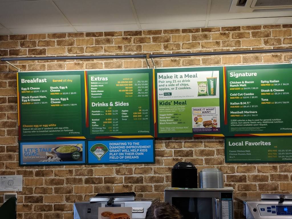 Subway | restaurant | 7570 Oak Point Rd, Lorain, OH 44052, USA | 4409851100 OR +1 440-985-1100