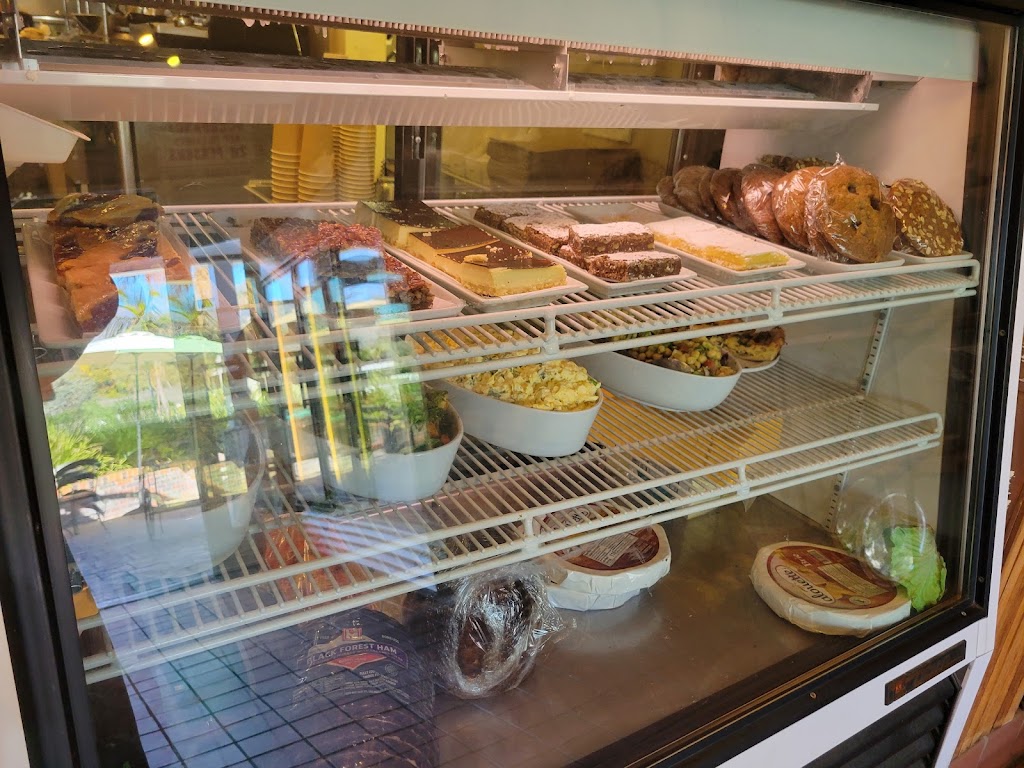 The Garden Market | restaurant | 3811 Santa Claus Ln, Carpinteria, CA 93013, USA | 8057455505 OR +1 805-745-5505