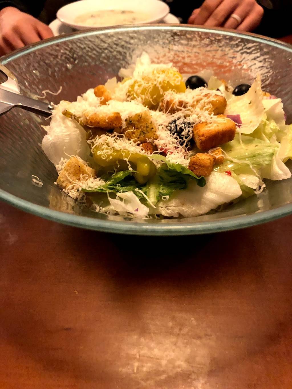 Olive Garden Italian Restaurant | meal takeaway | 13910 E US Hwy 40, Independence, MO 64055, USA | 8163730411 OR +1 816-373-0411