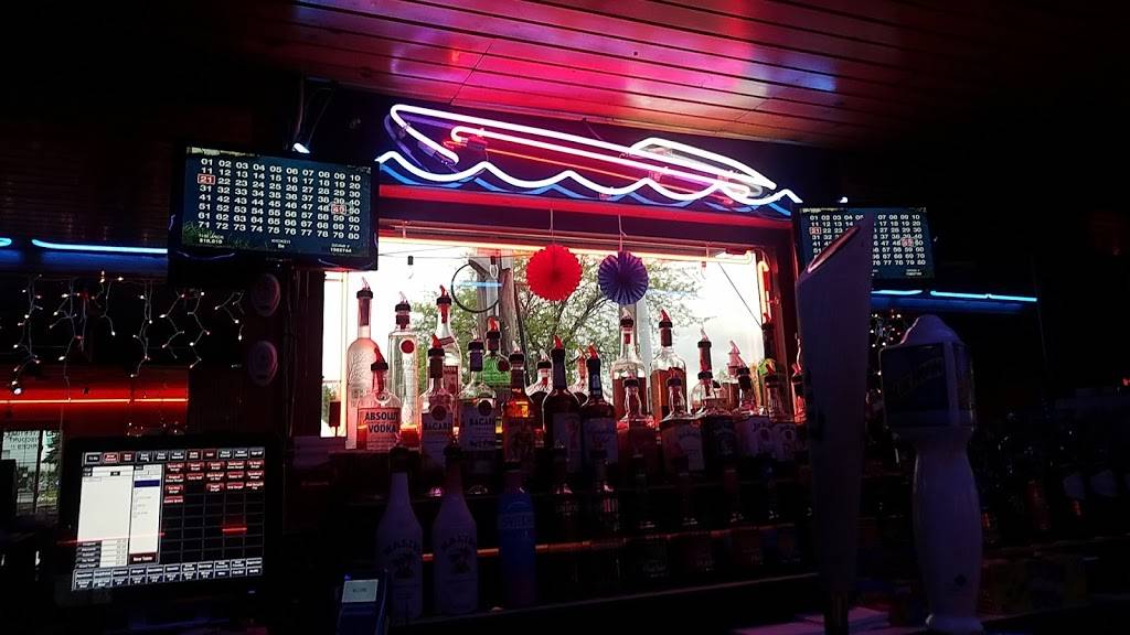 Speedboat Bar & Grill | restaurant | 749 Biddle Ave, Wyandotte, MI 48192, USA | 7342825750 OR +1 734-282-5750