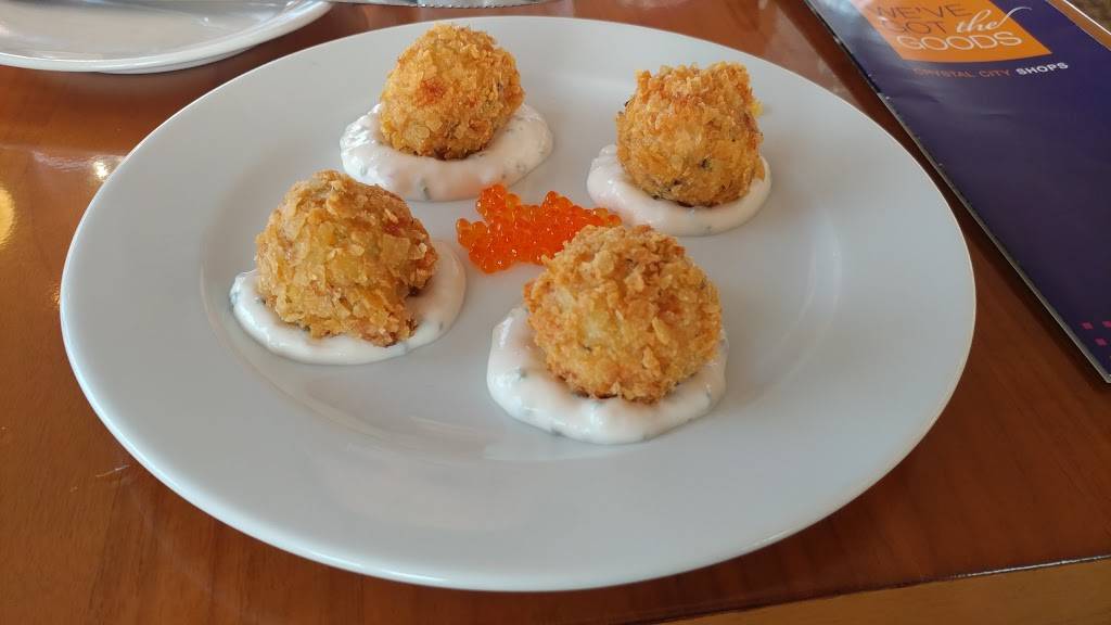 Skydome Restaurant | restaurant | 300 Army Navy Dr, Arlington, VA 22202, USA | 7034163862 OR +1 703-416-3862