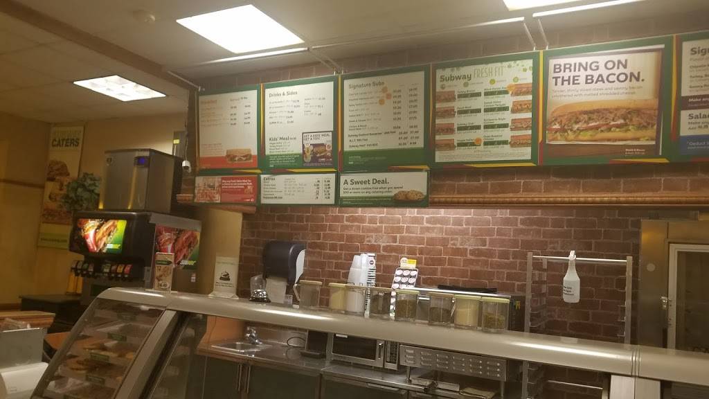 Subway | restaurant | 8398 Reading Rd, Cincinnati, OH 45237, USA | 5138216800 OR +1 513-821-6800
