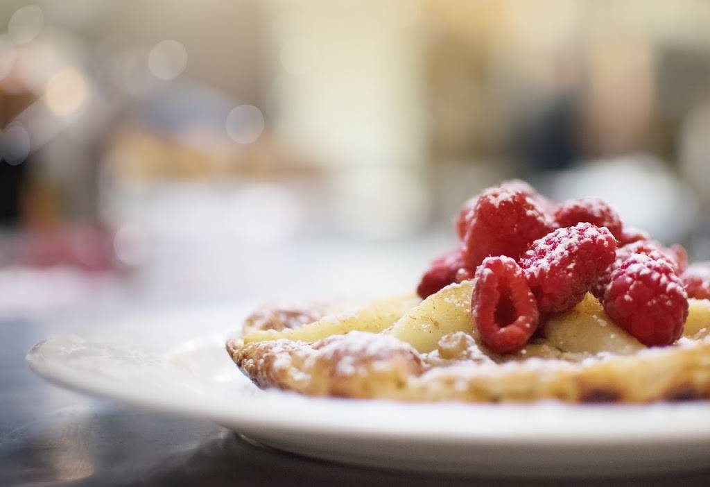 Le Central | restaurant | 483 Hope St, Bristol, RI 02809, USA | 4013969965 OR +1 401-396-9965