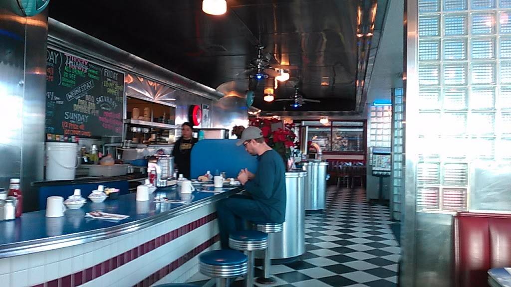 Berts Diner | restaurant | 8972 Grant Line Rd, Elk Grove, CA 95624, USA | 9166866622 OR +1 916-686-6622