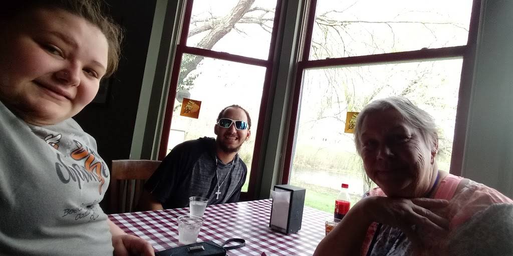 Eddies Lakeview Pizza | restaurant | 382 E Lakeview Dr, Nineveh, IN 46164, USA | 3179333454 OR +1 317-933-3454