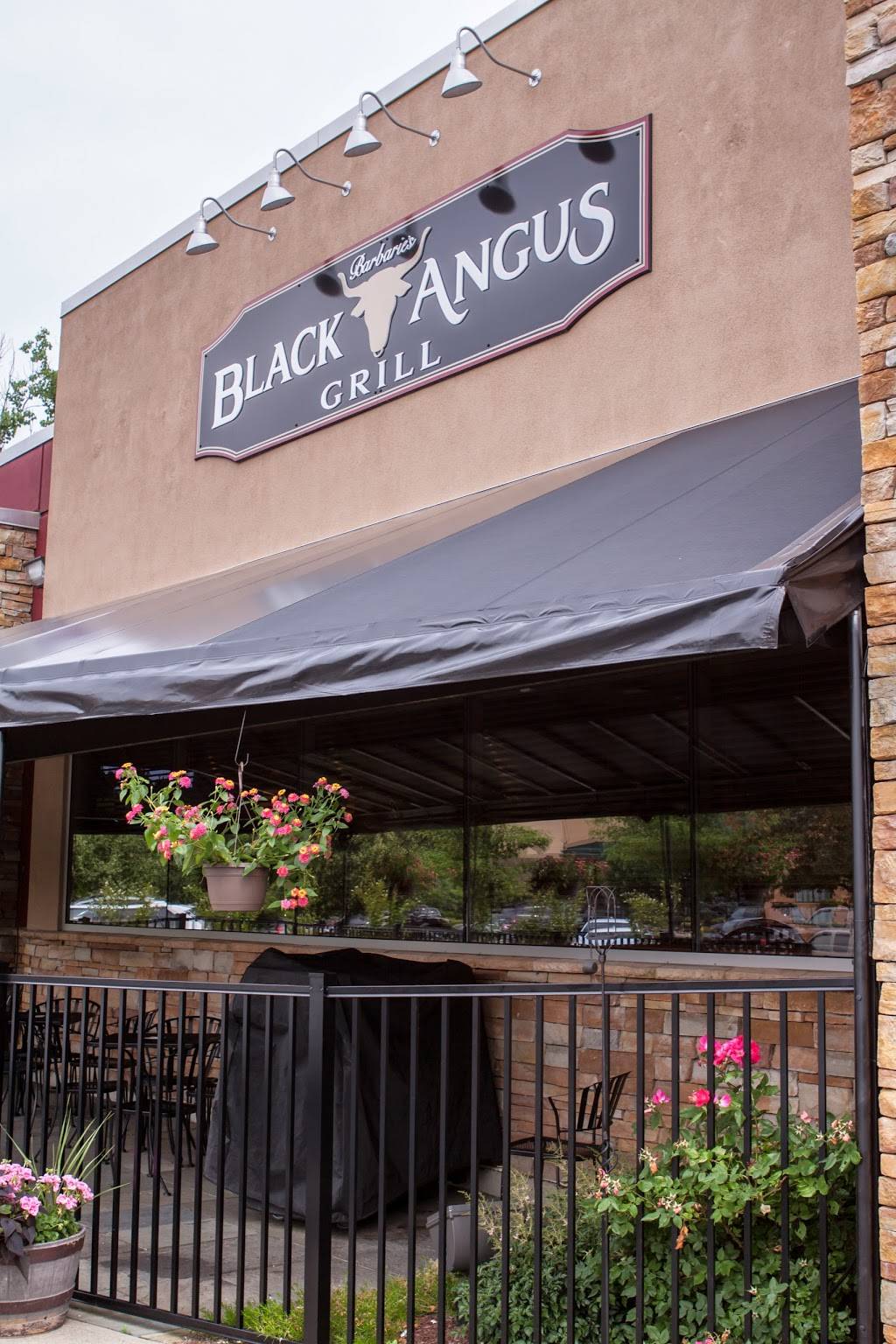 Barbaries Black Angus Grill | restaurant | 5 Eagle Rd, Danbury, CT 06810, USA | 2038267406 OR +1 203-826-7406