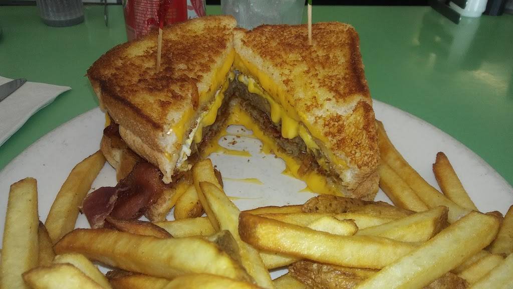 Bob & Sheris 49ER | restaurant | 5006 Broadway Ave, Cleveland, OH 44127, USA | 2166411477 OR +1 216-641-1477