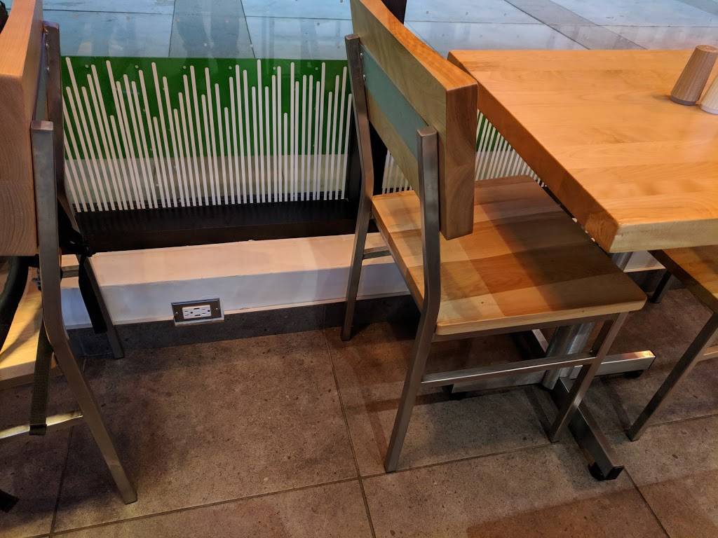 A&W Canada | restaurant | 77 Billy Bishop Way B7, North York, ON M3K 0C2, Canada | 4166367274 OR +1 416-636-7274