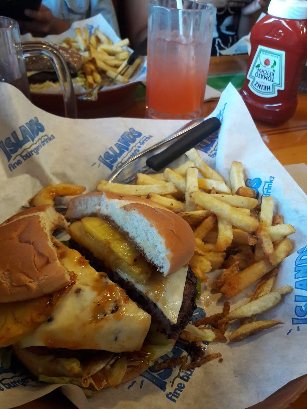 Islands Restaurant Orange | restaurant | 550 N Tustin St, Orange, CA 92867, USA | 7149974085 OR +1 714-997-4085