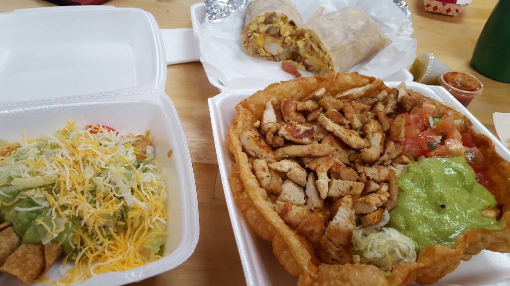 Colimas Mexican Food | restaurant | 1850 Hacienda Dr, Vista, CA 92081, USA | 7609456585 OR +1 760-945-6585