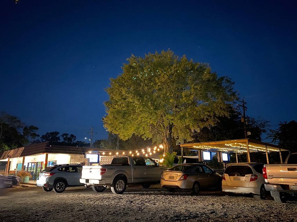 Lazy Oaks Beer Garden | restaurant | 10158 Long Point Rd, Houston, TX 77043, USA | 8324264815 OR +1 832-426-4815