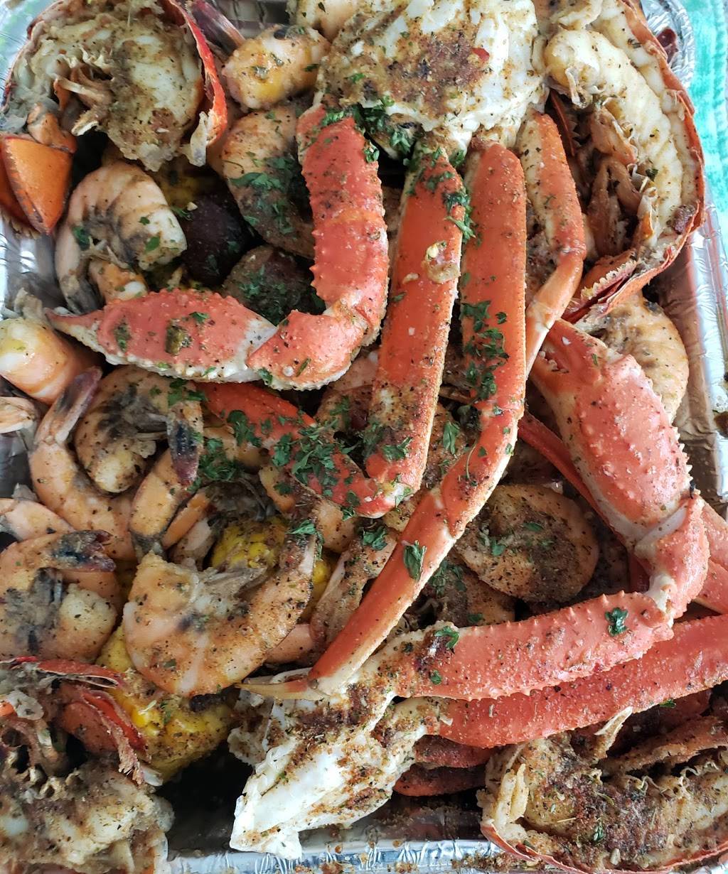 Straight Drop Seafood | restaurant | 4540 Fountain Dr, Wilmington, NC 28403, USA | 9103997530 OR +1 910-399-7530