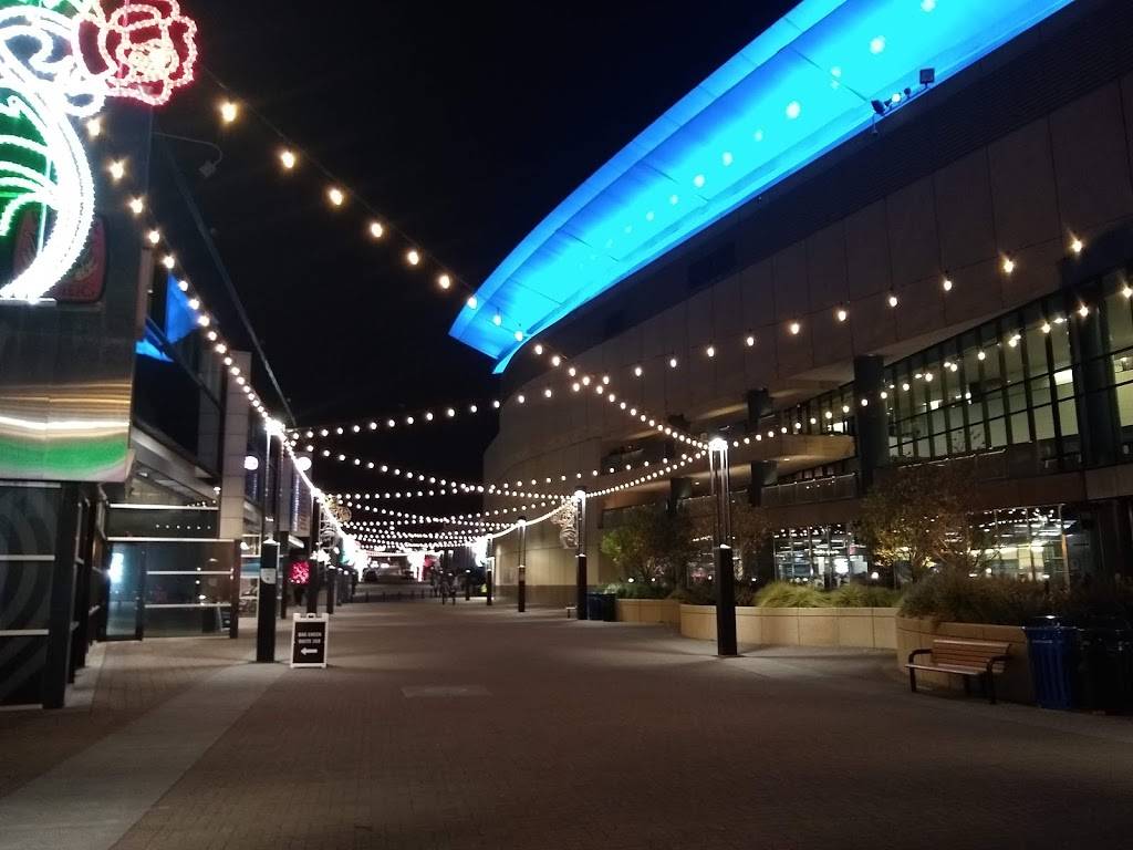 Dr. Jacks at the Rose Quarter | restaurant | 1 N Center Ct St, Portland, OR 97227, USA | 5037979947 OR +1 503-797-9947