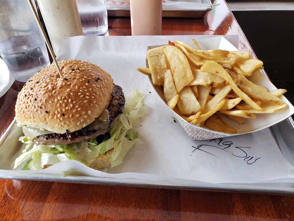 OMG! Burgers & Brew | restaurant | 201 E Main St, Hermiston, OR 97838, USA | 5413714114 OR +1 541-371-4114