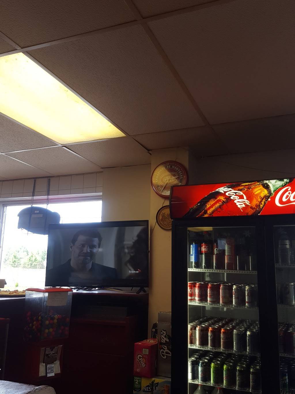 Bubbas Pizzeria & Restaurant | restaurant | 272 Belleville Rd, Napanee, ON K7R 2R5, Canada | 6133540233 OR +1 613-354-0233