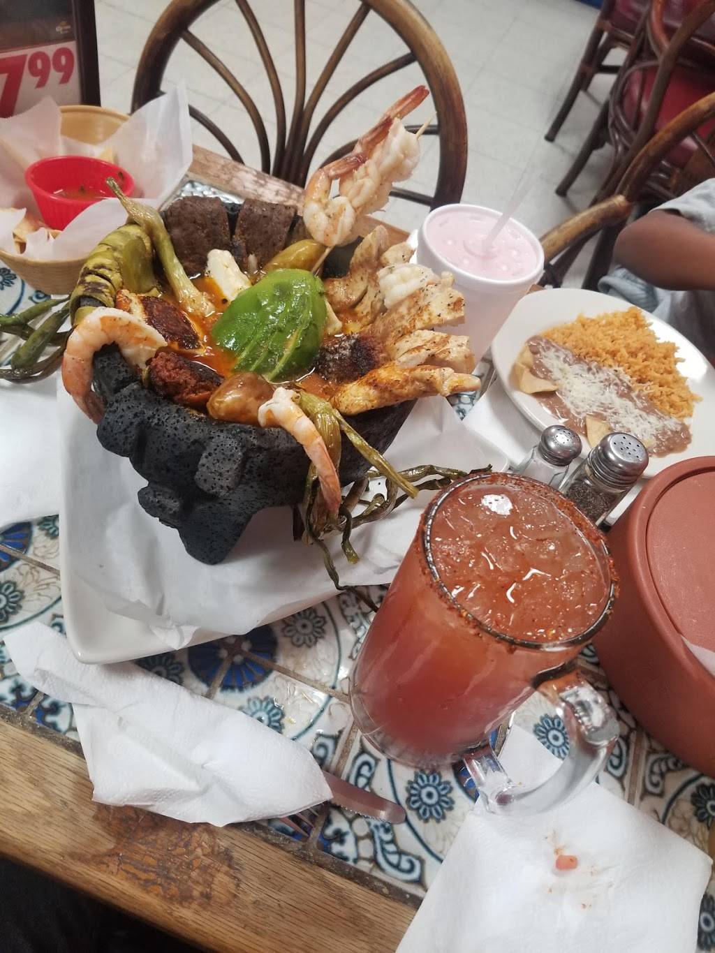 La Fiesta Mexican Grill | restaurant | 14711 Princeton Ave #9, Moorpark, CA 93021, USA | 8055294911 OR +1 805-529-4911