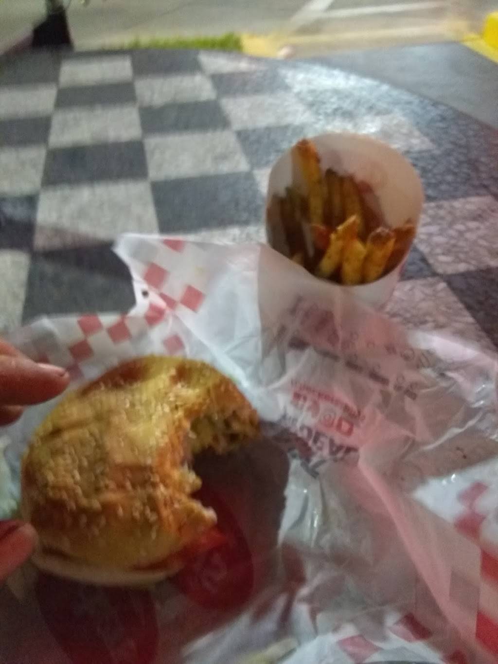 Checkers | restaurant | 355 E Main St, Apopka, FL 32703, USA | 4078844844 OR +1 407-884-4844