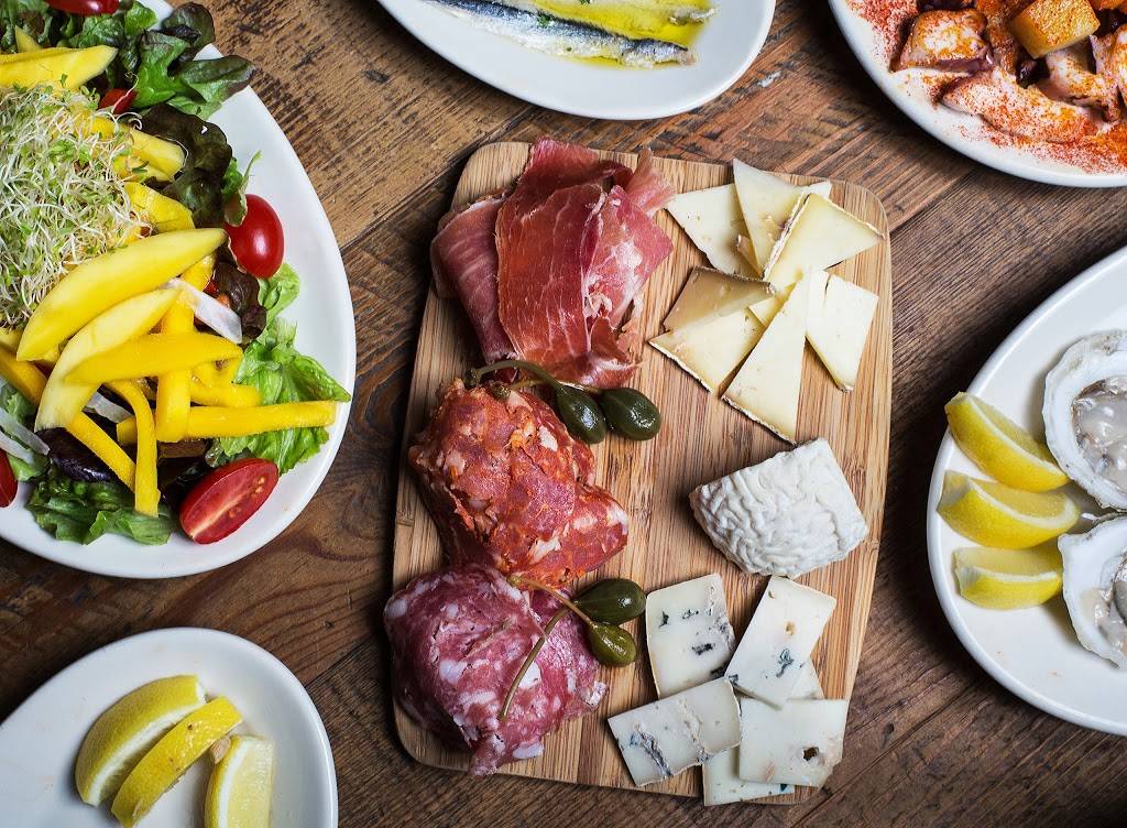 The Ten Bells | restaurant | 247 Broome St, New York, NY 10002, USA | 2122284450 OR +1 212-228-4450