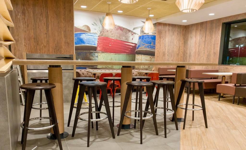 McDonalds | cafe | 7901 White Ln, Bakersfield, CA 93313, USA | 6618371572 OR +1 661-837-1572