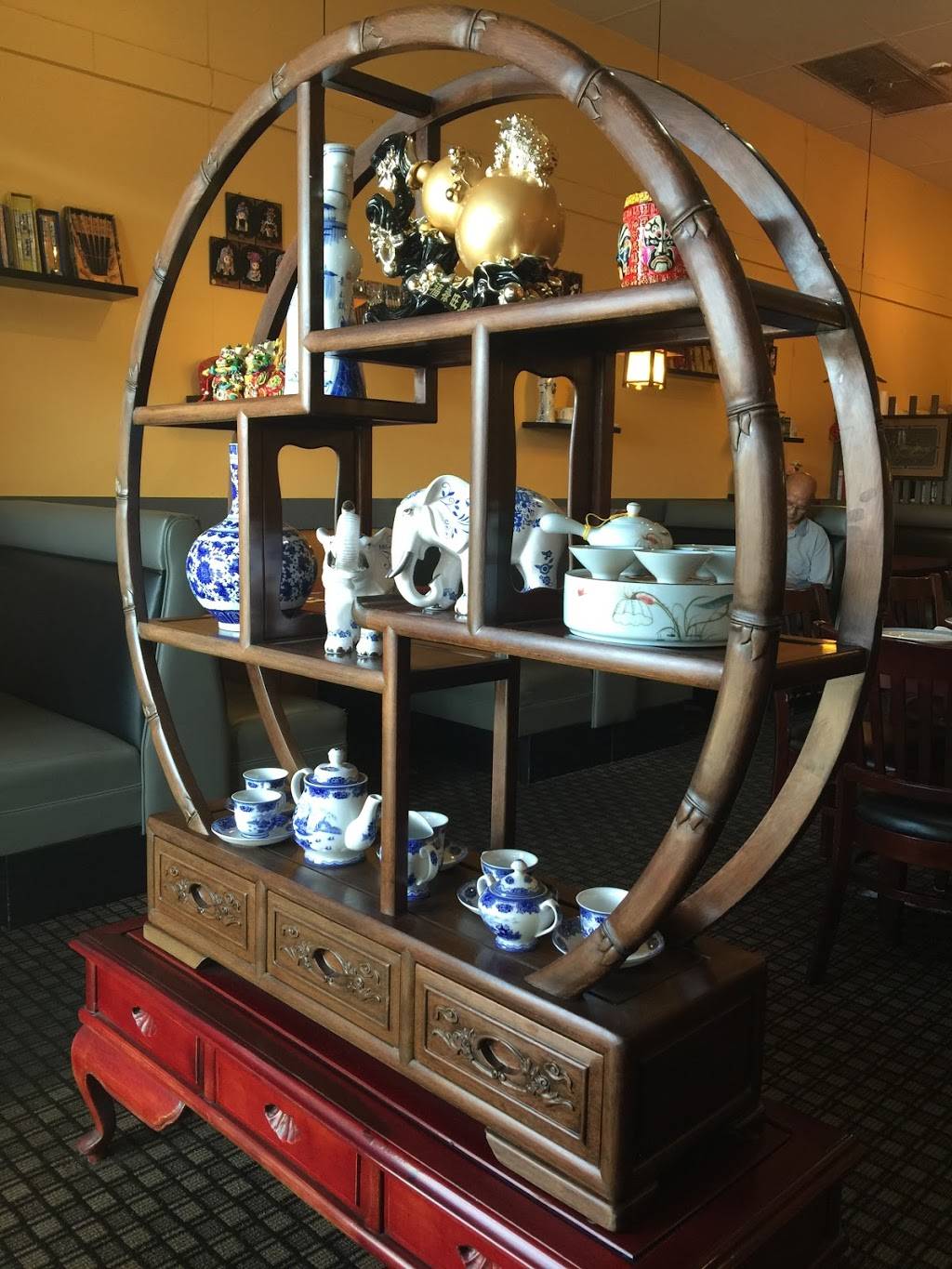 Red Lantern | restaurant | 746 N Brea Blvd, Brea, CA 92821, USA | 7142569068 OR +1 714-256-9068